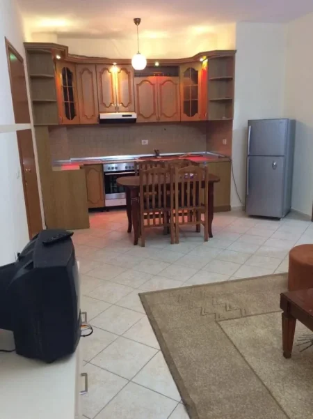 Tirane, jepet me qera apartament 3+1+Ballkon Kati 5, 120 m² 750 € (JORDAN MISJA)