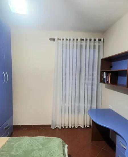 Tirane, jepet me qera apartament 1+1+Ballkon Kati 7, 70 m² 550 €