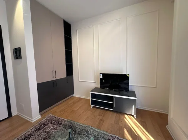 Tirane, jepet me qera apartament 1+1+Ballkon Kati 3, 55 m² 500 € 