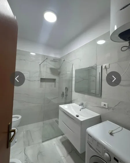 Tirane, jepet me qera apartament 1+1+Ballkon Kati 3, 70 m² 550 € 