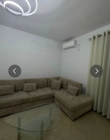 Tirane, jepet me qera apartament 1+1+Ballkon Kati 3, 70 m² 550 € 