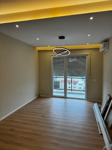 Tirane, jepet me qera apartament 1+1 Kati 6, 64 m² 500 € (Brryli)