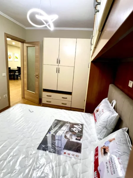 Tirane, jepet me qera apartament 1+1+Ballkon Kati 2, 68 m² 500 € 