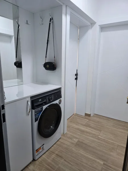 Tirane, jepet me qera apartament 1+1+Ballkon Kati 2, 75 m² 500 € 