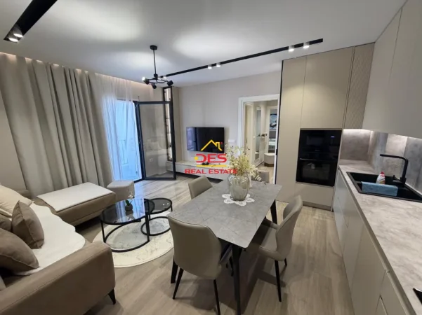 Vlore, jepet me qera apartament 2+1+Ballkon Kati 6, 110 m² 600 € (Rruga Gjergj Kastrioti)