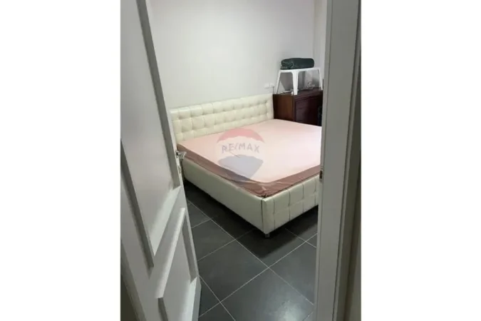 Vlore, jepet me qera apartament 2+1 Kati 3, 100 m² 550 € (Rruga Pelivan Leskaj, pranë qendrës)