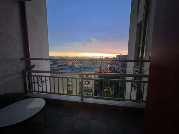 Tirane, jepet me qera apartament 1+1+Ballkon Kati 4, 72 m² 500 € (Rruga Xhanfize Keko)