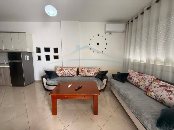 Tirane, jepet me qera apartament 1+1 Kati 4, 70 m² 420 € (KOMPLEKSI ALES)  UNA28833