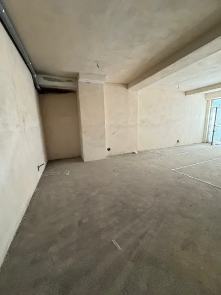Tirane, jepet me qera dyqan Kati 0, 75 m² 1.800 € (RRUGA URANI PANO)