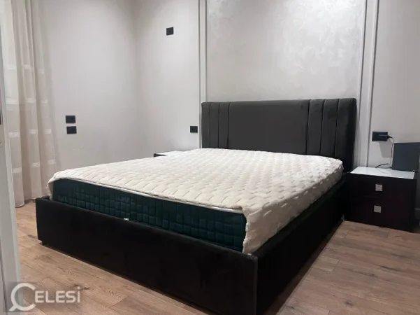 Tirane, jepet me qera apartament 1+1+Ballkon Kati 1, 70 m² 600 € (MINE PEZA AMBASADA JUGOSLLAVE)