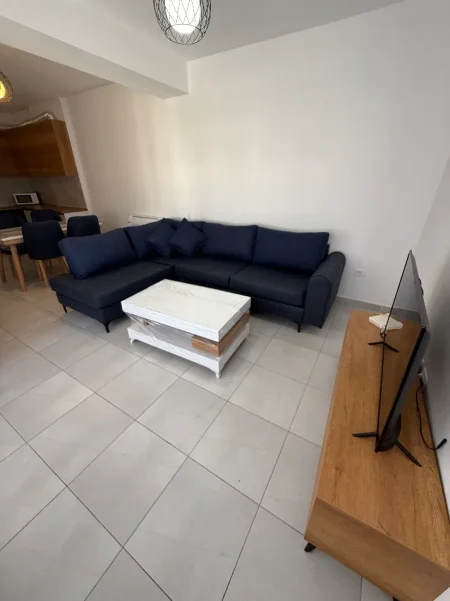 Tirane, jepet me qera apartament 2+1 Kati 4, 90 m² 650 € 