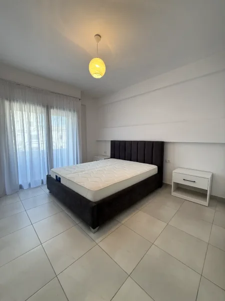 Tirane, jepet me qera apartament 2+1 Kati 4, 90 m² 650 € 