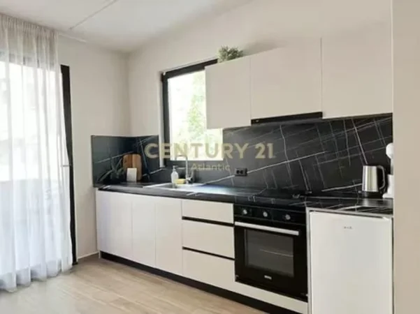 Durres, jepet me qera apartament 1+1 Kati 2, 60 m² 400 € (Plazh)