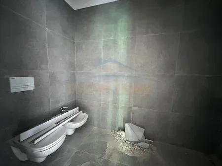 Tirane, shitet apartament 3+1 Kati 5, 120 m² 175.305 € 