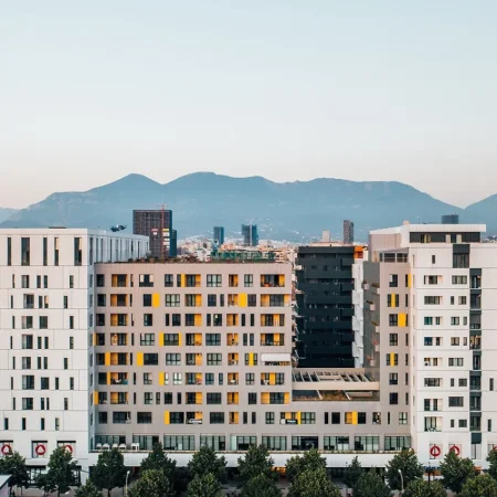 Tirane, shitet ambjent biznesi Kati 1, 419 m² 1.100.000 € (Square 21)