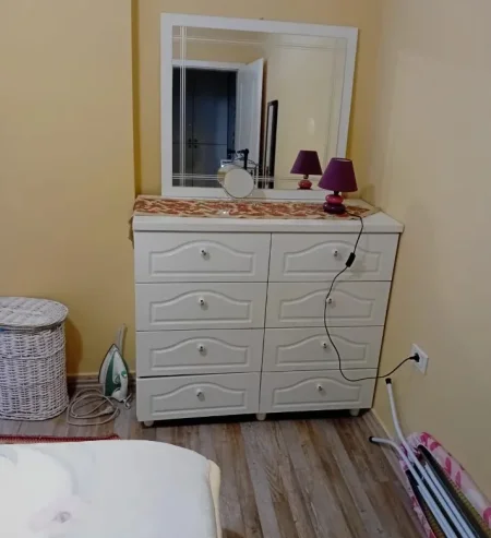 Tirane, jepet me qera apartament 1+1 Kati 3, 57 m² 580 € (Selvia)