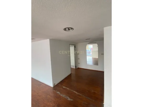 Durres, jepet me qera ambjent biznesi Kati 2, 106 m² 230 € 