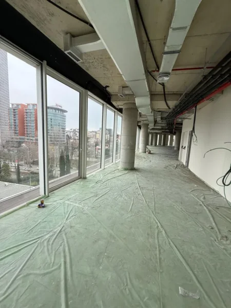 Tirane, jepet me qera zyre Kati 5, 496 m² 12.500 € (BULEVARDI ZHAN DARK)