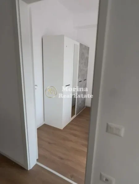 Tirane, jepet me qera apartament 1+1 Kati 6, 60 m² 430 € (Ali Demi)