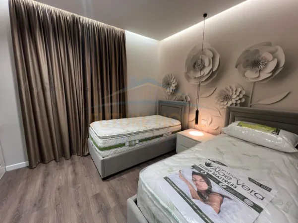 Tirane, shitet apartament 2+1 Kati 1, 97 m² 260.000 € (Ali Demi, Tiranë.)