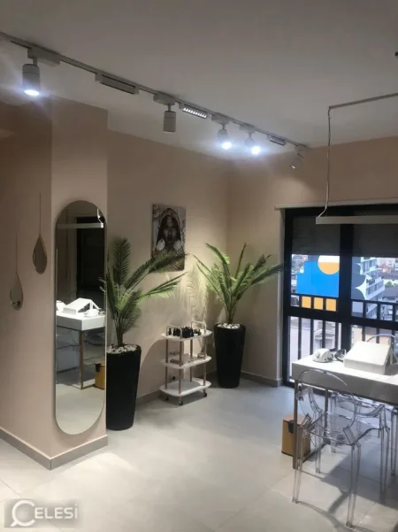 Tirane, jepet me qera apartament 3+1+Ballkon Kati 10, 116 m² 750 € (SELVIA)