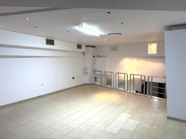 Tirane, shitet ambjent biznesi Kati 0, 147 m² 530.000 € (Rruga Mihal Grameno)