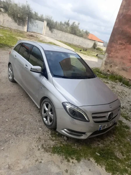 Fier, shes makine B class Nafte, gri metalizato automatik Klima 6.000 €