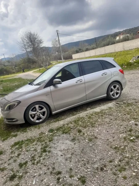 Fier, shes makine B class Nafte, gri metalizato automatik Klima 6.000 €