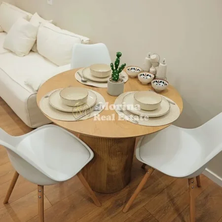 Tirane, jepet me qera apartament 1+1 Kati 1, 45 m² 750 € (Rruga e Elbasanit)