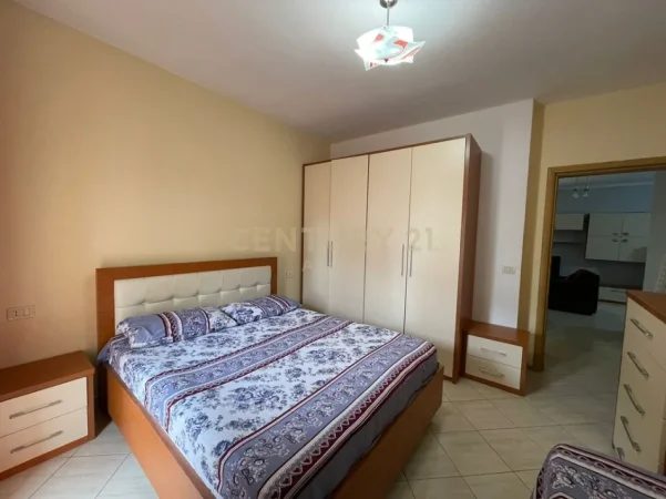 Durres, jepet me qera apartament 1+1 Kati 2, 70 m² 250 € (Rrota e Kuqe ,Plazh)