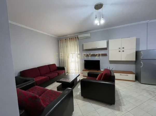 Durres, jepet me qera apartament 1+1 Kati 2, 70 m² 250 € (Rrota e Kuqe ,Plazh)