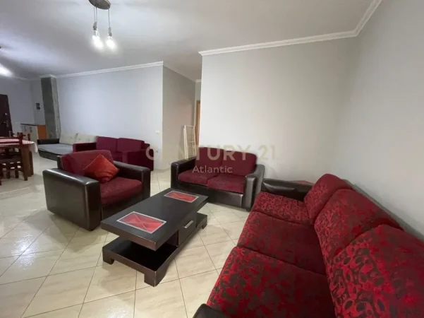 Durres, jepet me qera apartament 1+1 Kati 2, 70 m² 250 € (Rrota e Kuqe ,Plazh)