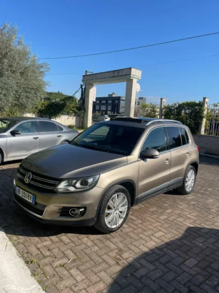 Tirane, shes SUV Volkswagen Tiguan Benzin+Gaz, automatik Kondicioner 197.000 km 7.500 €