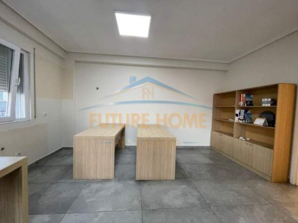 Tirane, jepet me qera apartament Kati 7, 136 m² 750 Euro (Sulejman Delvina)