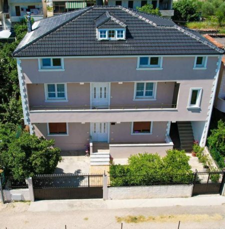 Tirane, shitet Vile 3 Katshe Kati 3, 246 m² 320.000 Euro (Bulevardi Blu)
