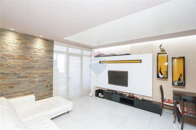 Tirane, jepet me qera apartament 500 Euro