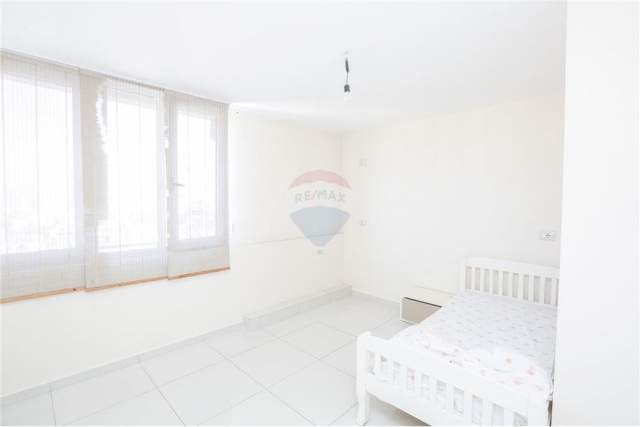 Tirane, jepet me qera apartament 500 Euro