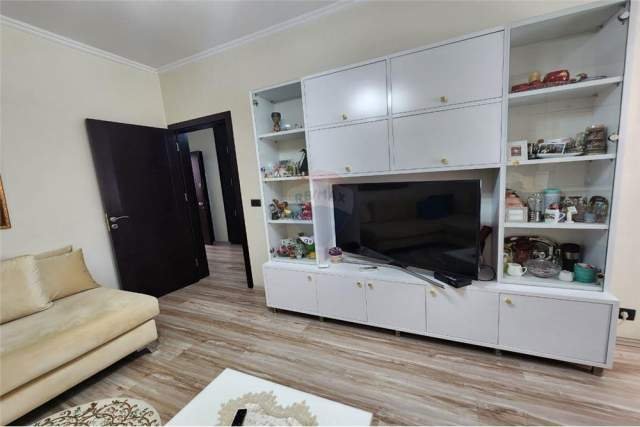 Tirane, jepet me qera 600 Euro