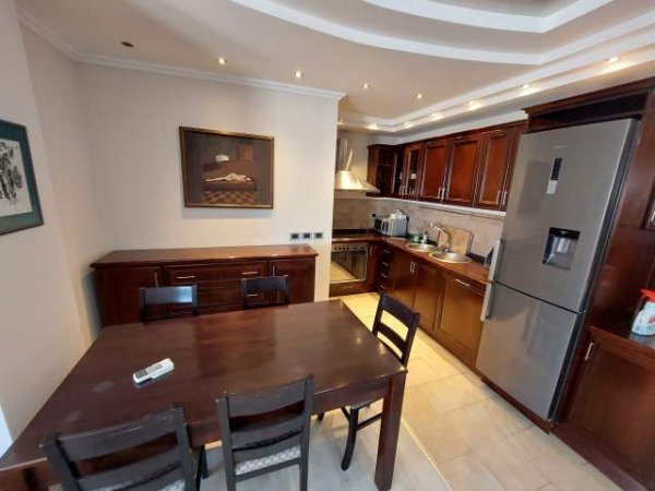 Tirane, jepet me qera apartament 3+1+BLK Kati 9, 750 Euro (Juridiku)