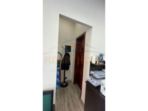 Tirane, shitet ambjent biznesi Kati 0, 53 m² 200.000 Euro (Ish Ekspozita)