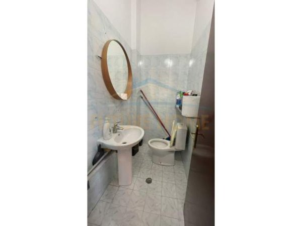 Tirane, shitet ambjent biznesi Kati 0, 53 m² 200.000 Euro (Ish Ekspozita)