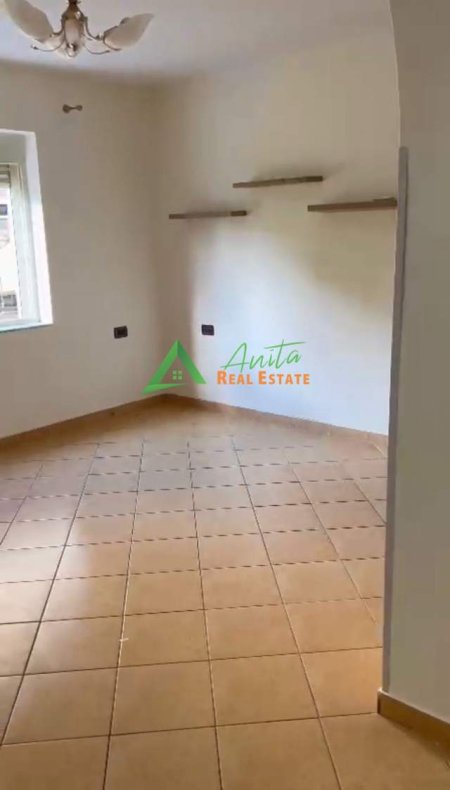 Tirane, shitet apartament 2+1 Kati 2, 80 m² 95.000 Euro (Xhamllik)