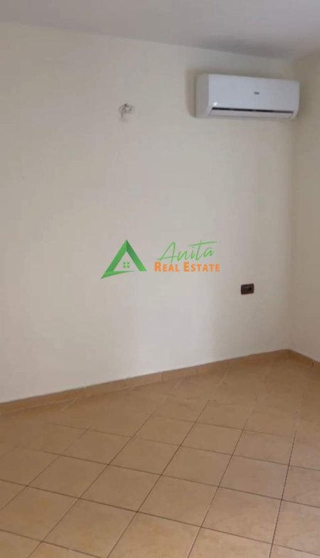 Tirane, shitet apartament 2+1 Kati 2, 80 m² 95.000 Euro (Xhamllik)
