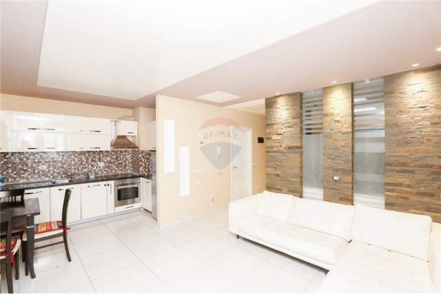 Tirane, jepet me qera apartament 500 Euro