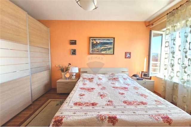 Tirane, jepet me qera apartament 900 Euro