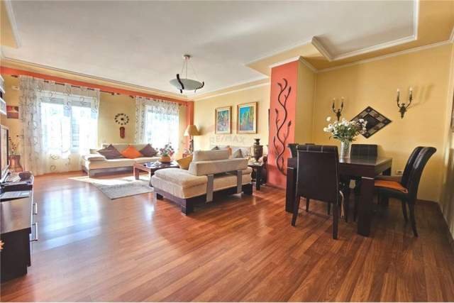 Tirane, jepet me qera apartament 900 Euro