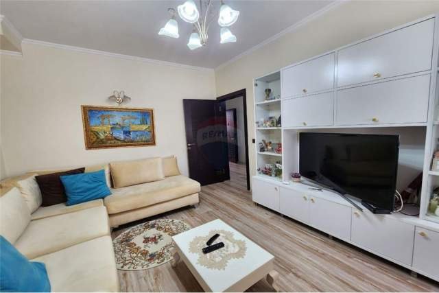 Tirane, jepet me qera 600 Euro