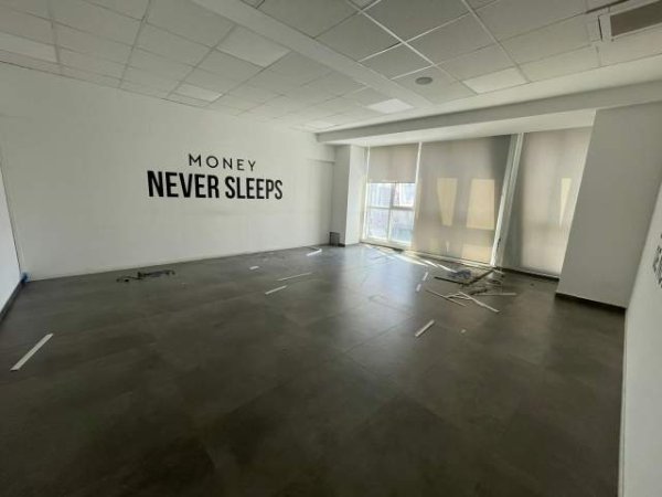 Tirane, jepet me qera zyre Kati 2, 295 m² 1.850 Euro (21 Dhjetori)