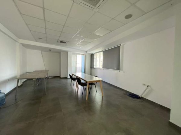 Tirane, jepet me qera zyre Kati 2, 295 m² 1.850 Euro (21 Dhjetori)