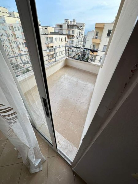 ASTIR, jepet me qera apartament 1+1 64 m² 35.000 Leke